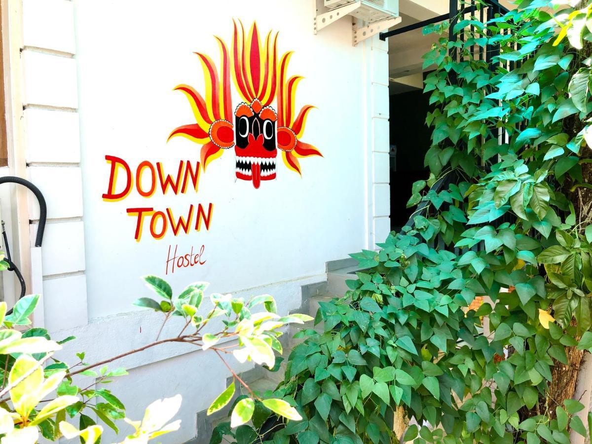 Downtown Hostels Элла Экстерьер фото